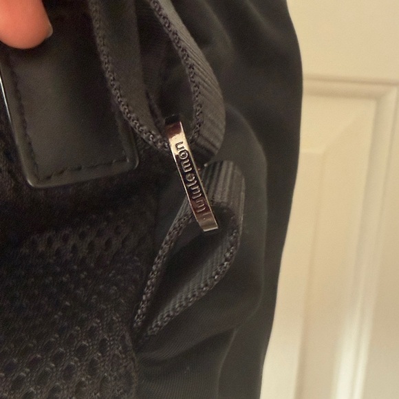 Lululemon Everywhere Backpack in 17L in Black - Picture 11 of 17